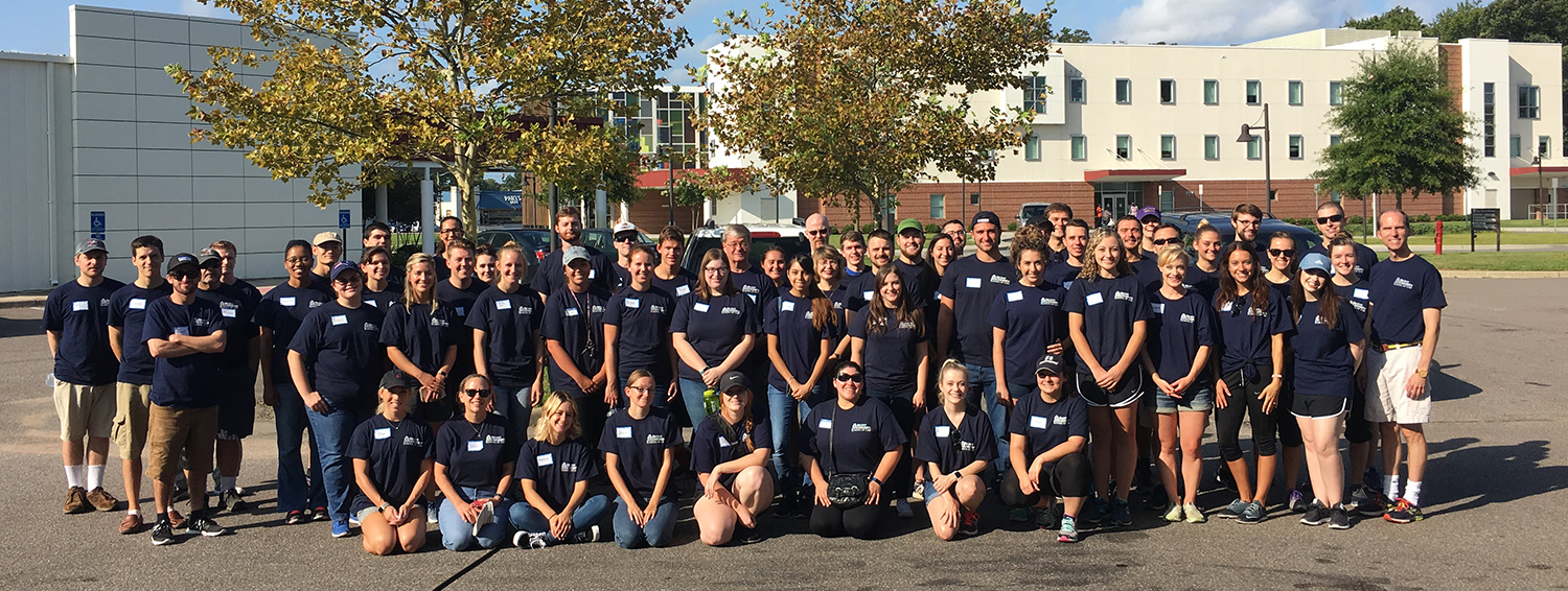 Regent Law students, faculty, staff, alumni, local attorneys and their families during Law Community Service Day.