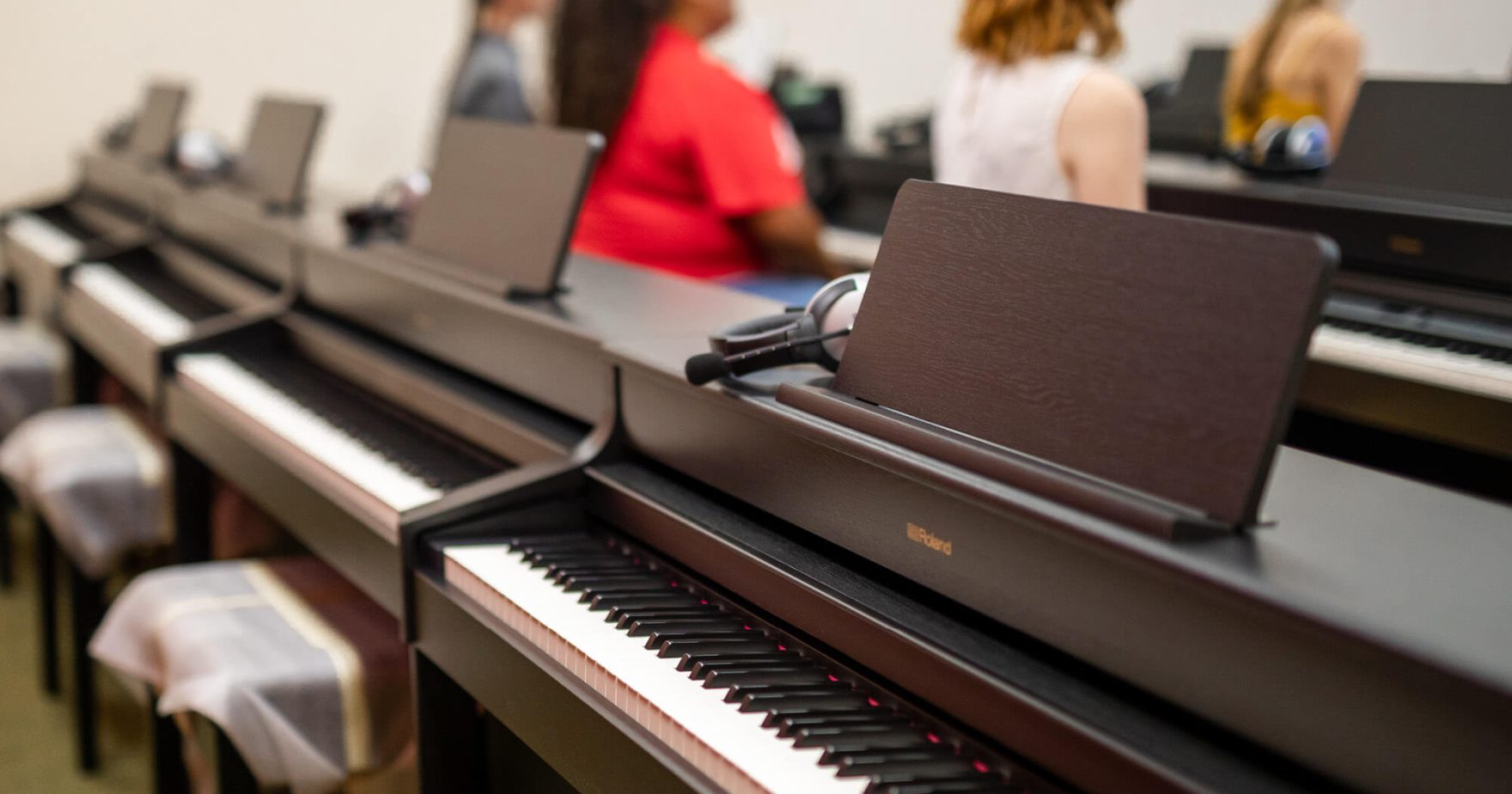 Regent University has unveiled a piano lab.